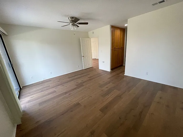 19230 Elm Dr — Photo 16