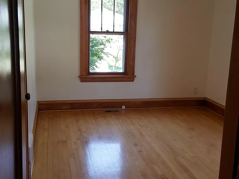 4409 Nokomis Ave — Photo 35