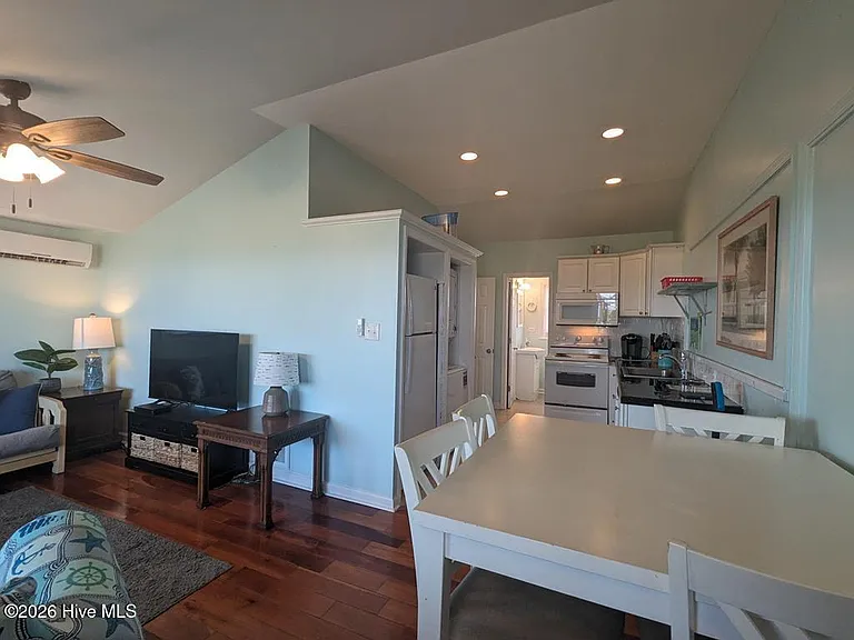 1115 Ocean Blvd — Photo 8