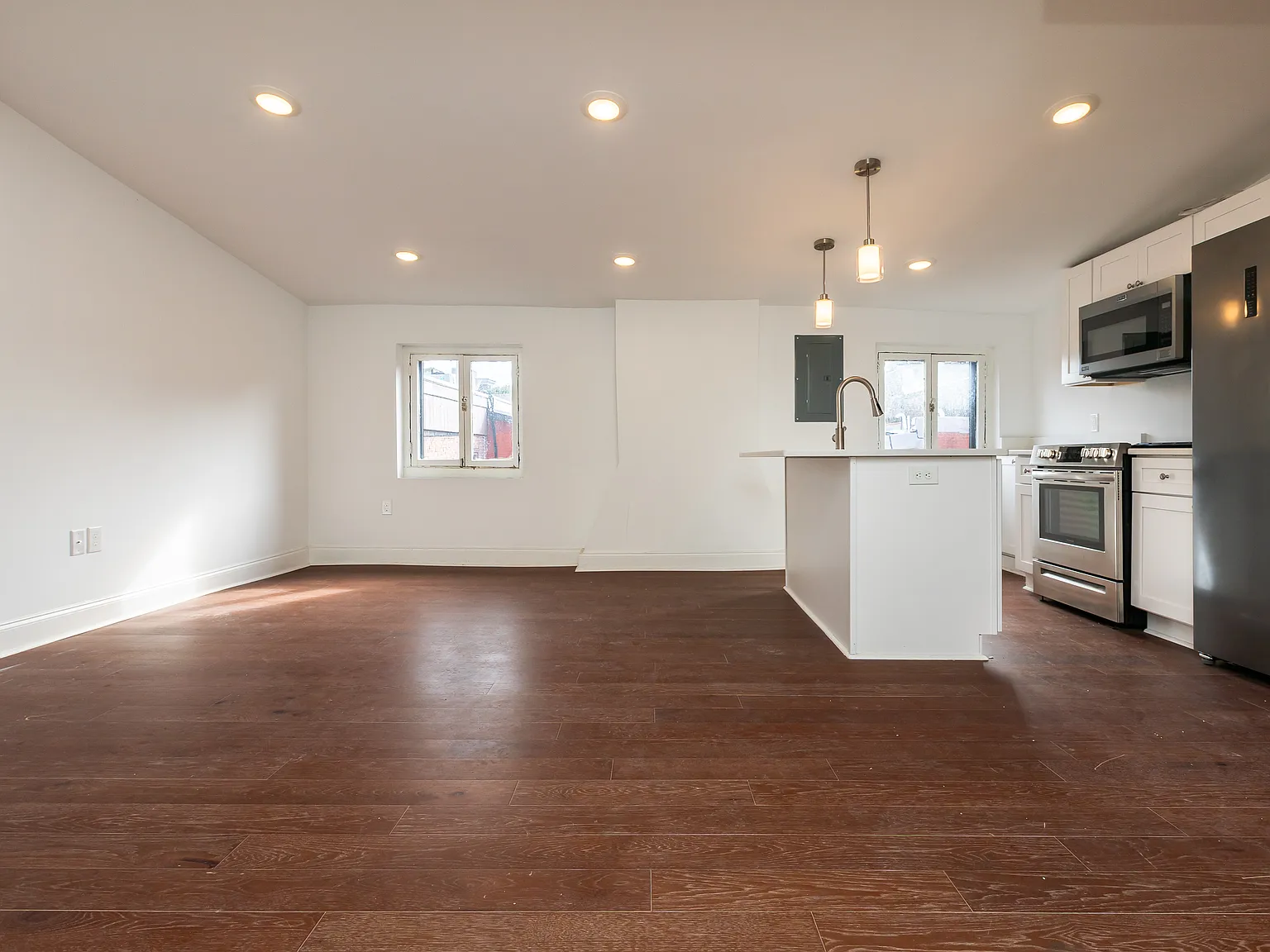 2 bed, $1,650 — Photo 3