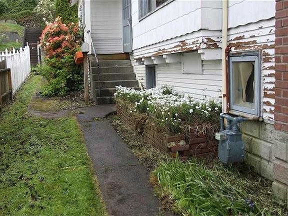 2nd image of 510 Hanna Ave