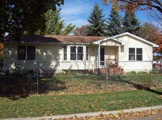 1318 S Chipman St, Owosso, MI 48867