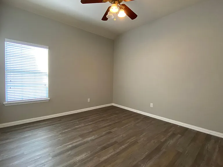 15861 Twin Cove Dr — Photo 13