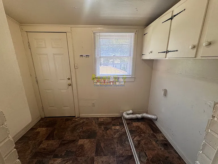 630 W Washington St #1/2 — Photo 15