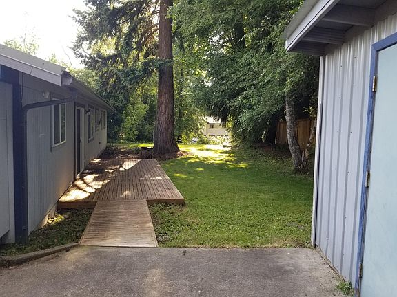 3rd image of 22706 SE 16th St