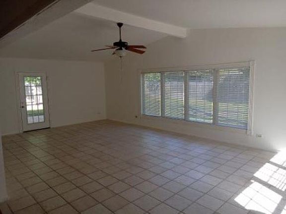 3rd image of 327 Rockhill Dr