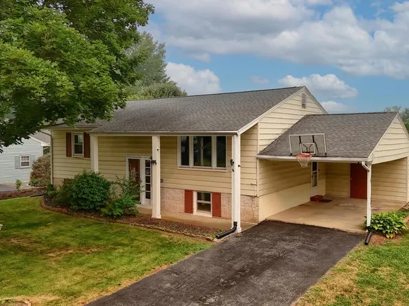 1132 Cornell Dr, Hummelstown, PA 17036
