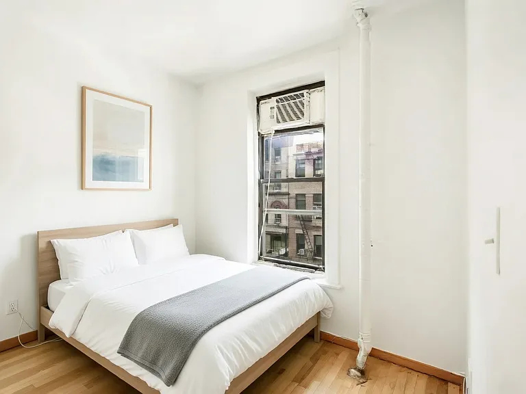 18 King St #18 — Photo 3