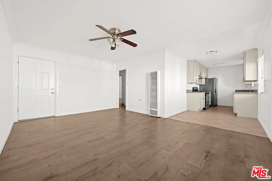 Building Photo - 1032 S Bedford St #3