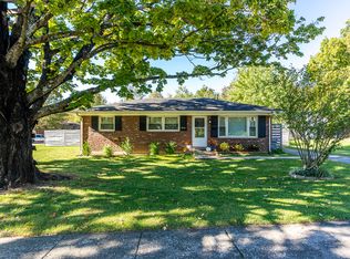 1229 Cherbourg Rd, Lexington, KY 40504