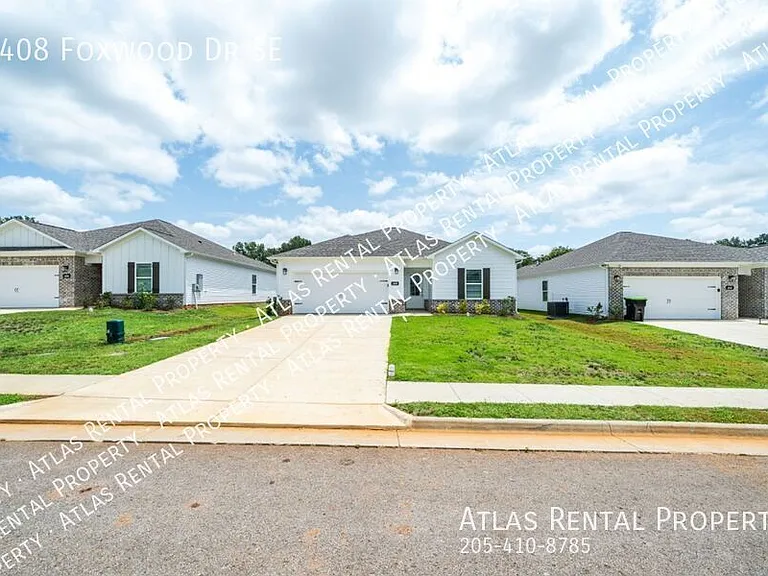 4408 Foxwood Dr — Photo 2