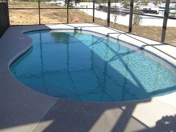 3rd image of 465 Peter Pan Blvd