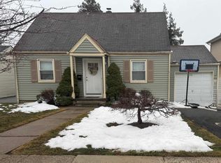 54 Lindale Ct, Clifton, NJ