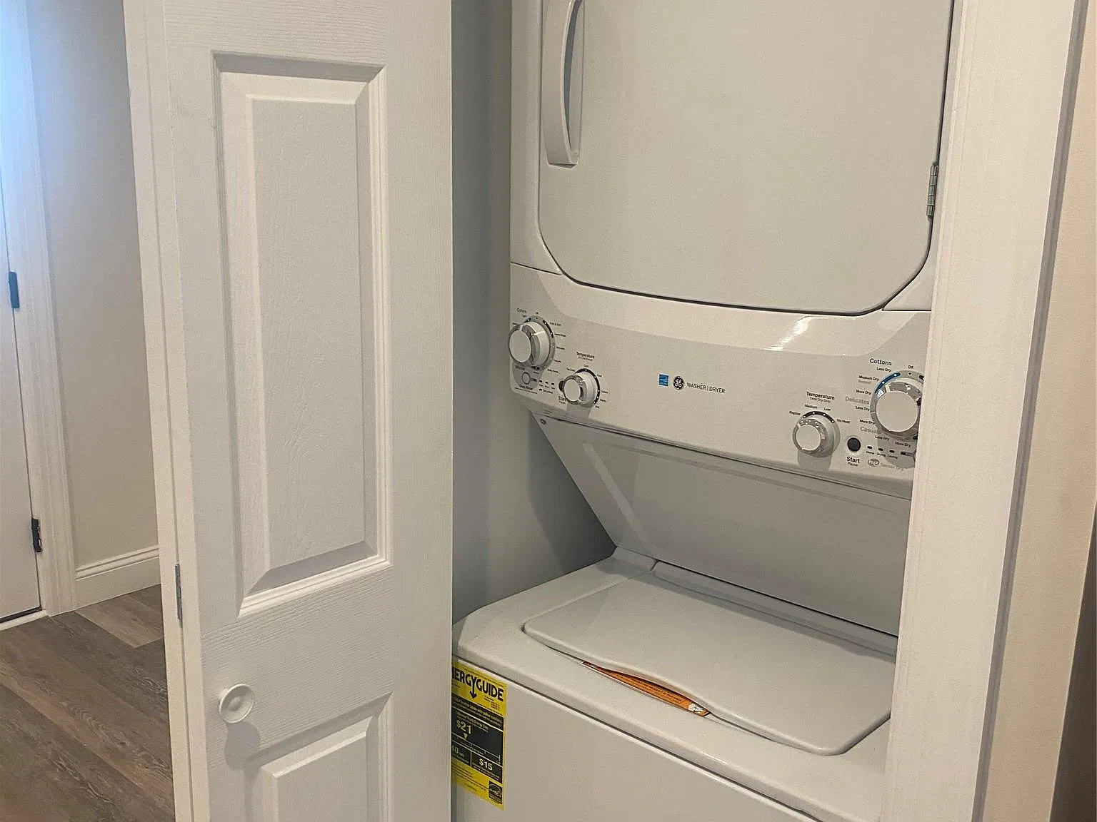 2 bed, 1.0 bath, 900 sqft, $3,400 — Photo 3