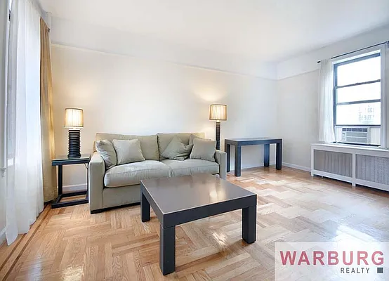 Sold by Warburg | media 5
