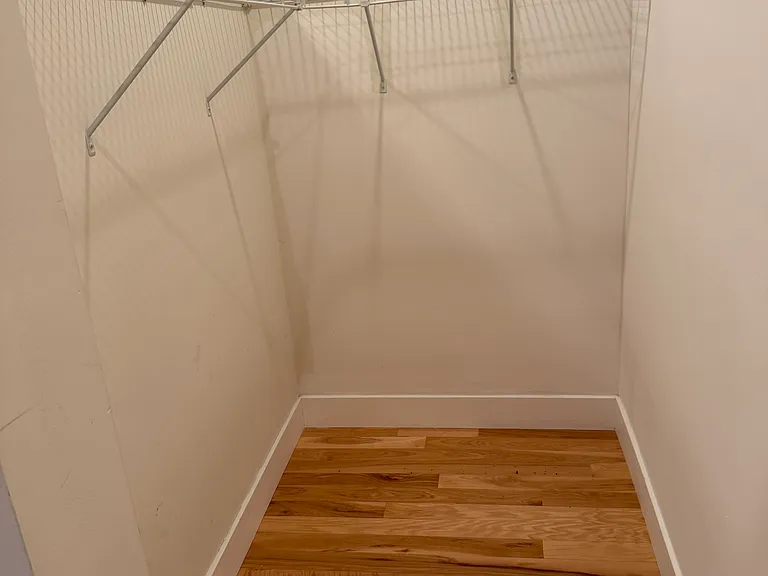 Master closet right side