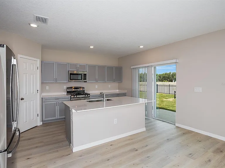 14987 Sterling Spur Ave — Photo 6