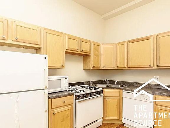 5th image of 1538 N Milwaukee Ave APT 2F