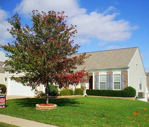 1st image of 33 Castlewood Dr