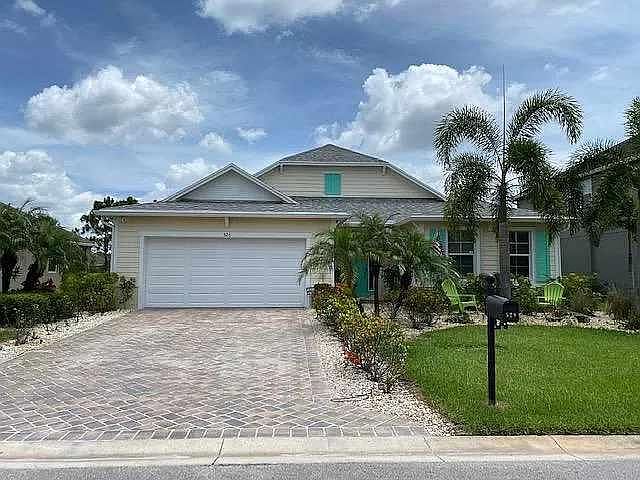 1st image of 528 SW Sun Cir