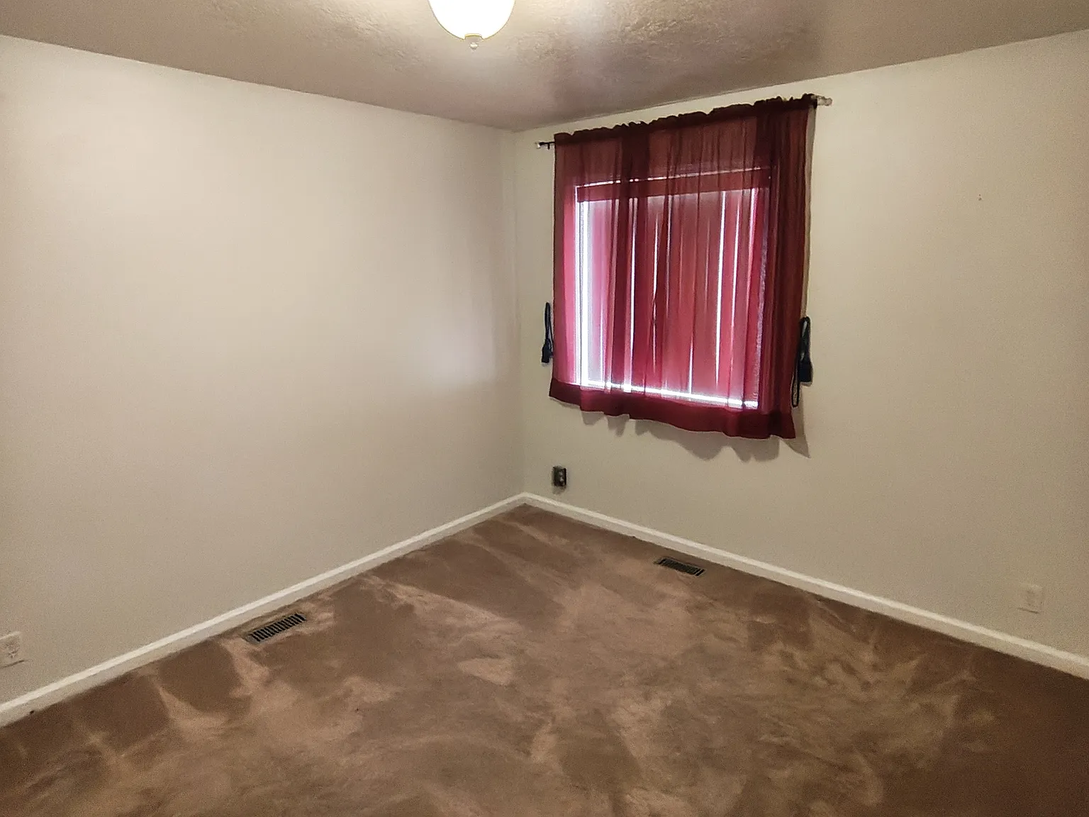 4 bed, 1930 sqft, $720 — Photo 4