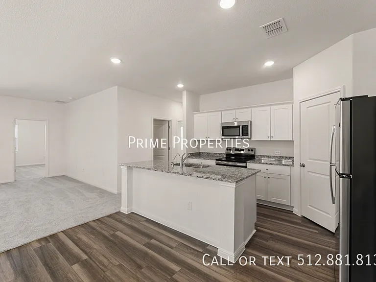 221 Wilson Springs Ln — Photo 6