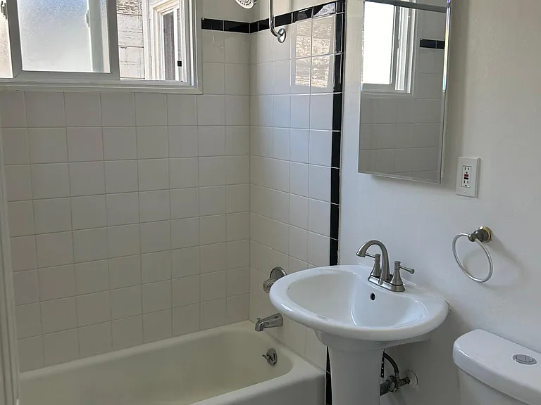2818 Taraval St #5 — Photo 5