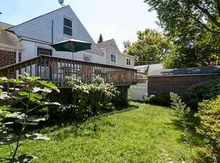 24811 Van Zandt Ave, Little Neck, NY 11362