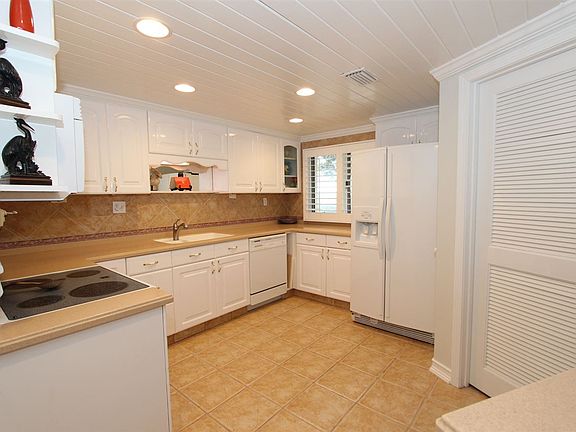 5th image of 3104 Harbor Dr