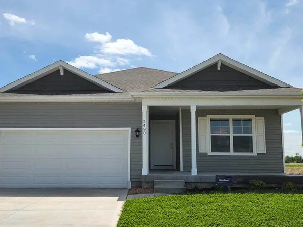 2484 SE Creekhill Dr, West Des Moines, IA 50265