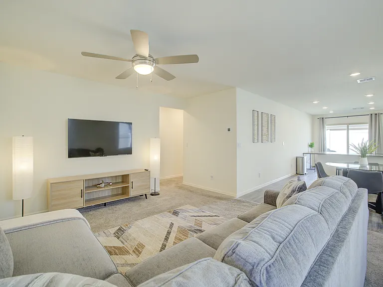 1586 Oro Grande Dr — Photo 1