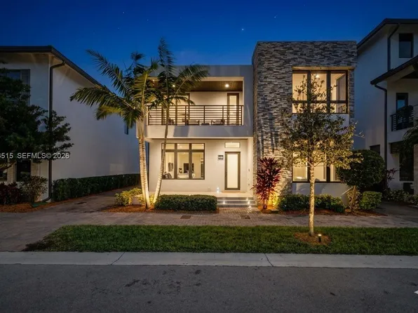 8126 NW 48th Ter, Doral, FL 33166