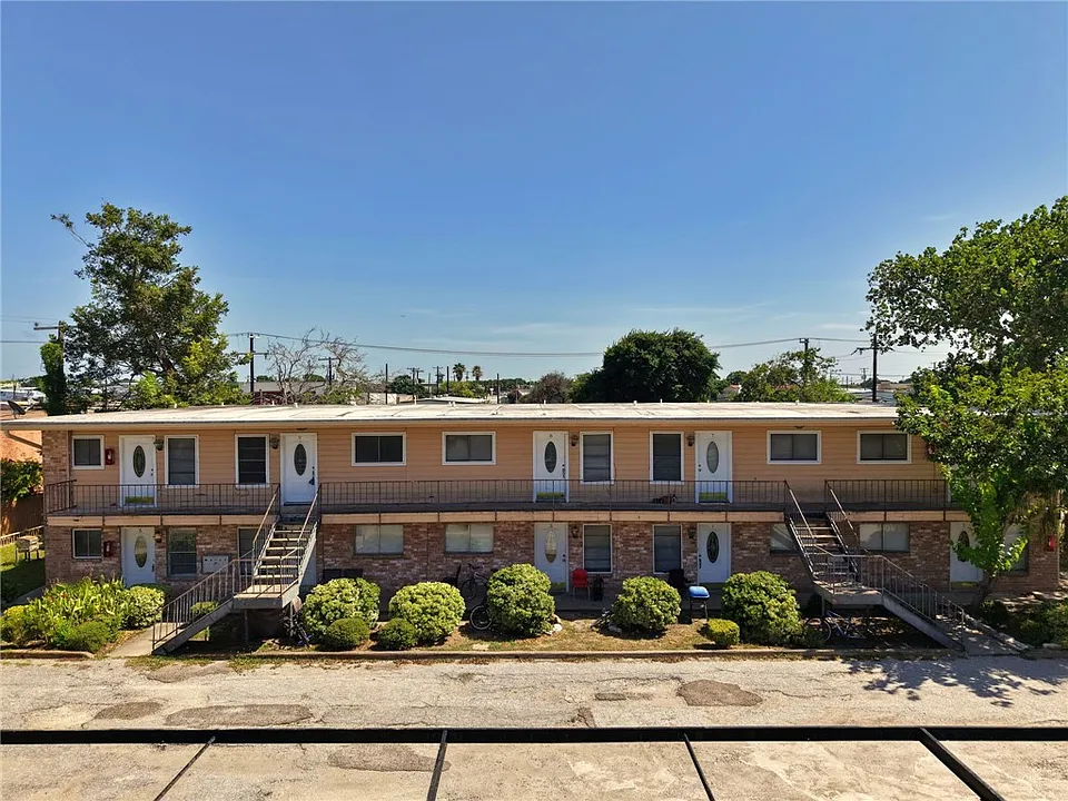 1004 Austin St #3