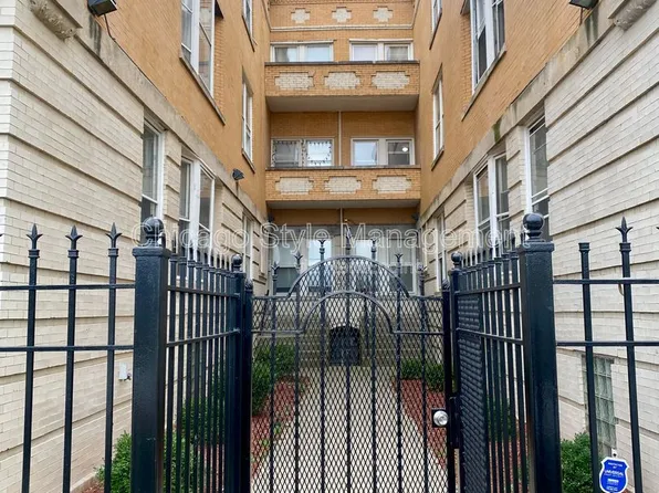 353 E 55th Pl APT 2S, Chicago, IL 60637