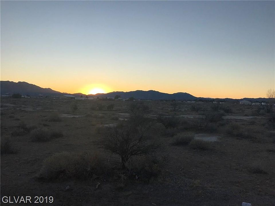 2nd image of 650 S Lola Ln