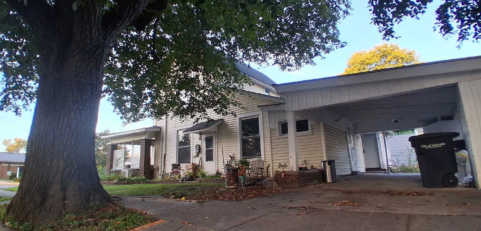 2 bed, 1.0 bath, $1,250 — Photo 2