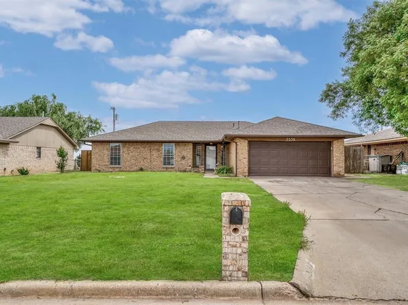 2108 Galaxy Dr, Altus, OK 73521