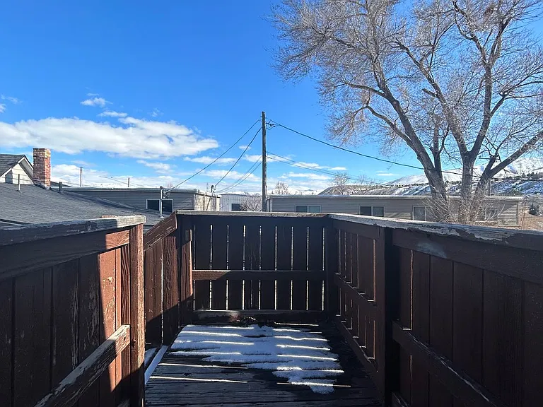 Main 819 S — Photo 14
