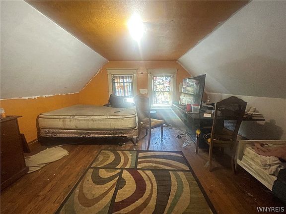 3rd image of 73 Alma Ave