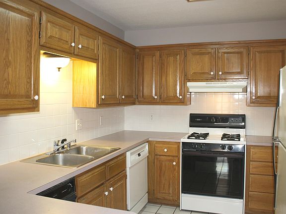 2nd image of 2736 Jean St