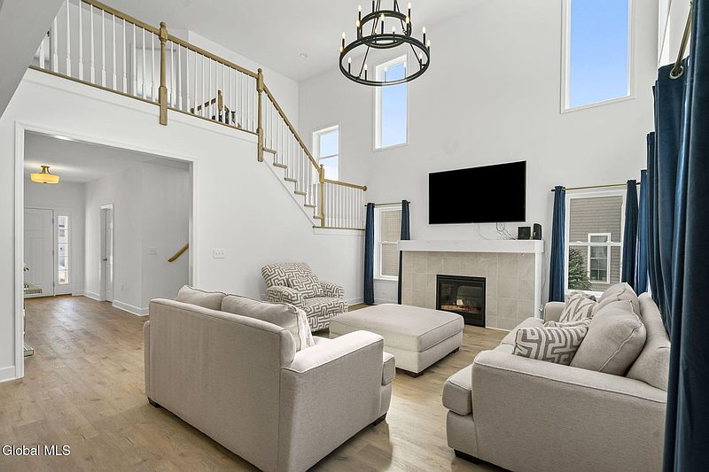 4th image of 21 Bergen Place