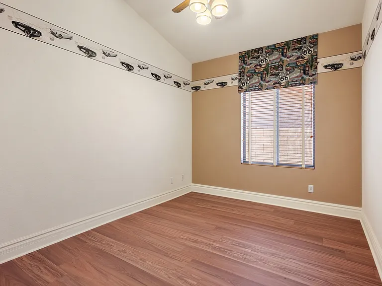 680 S Lucinda Dr — Photo 18