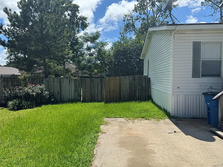 16415 Tamra Ct — Photo 42