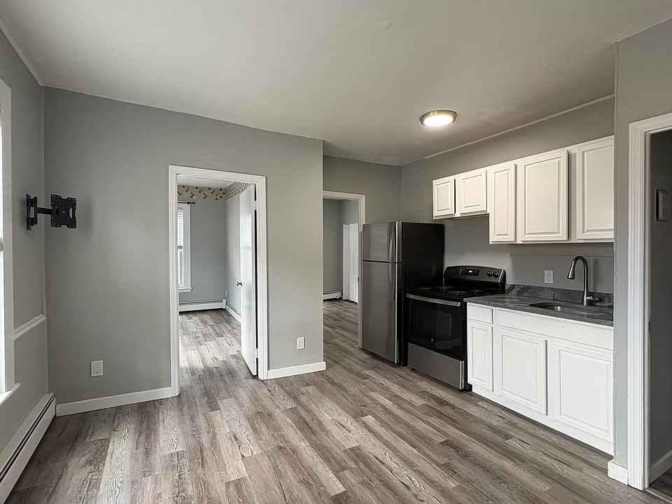 400 Atlantic St #2D