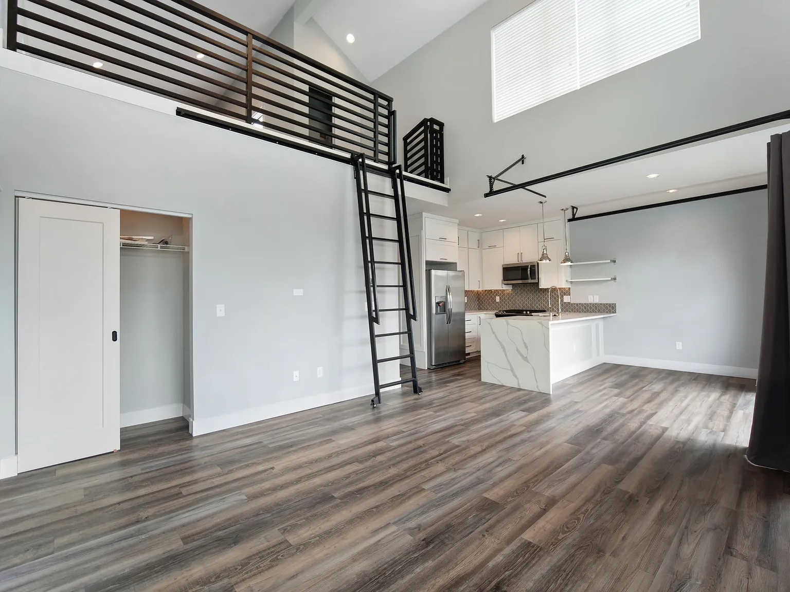 The Ledge At Five Mile! **Move In Special: $1,000 Off First Month's Rent** — Photo 4