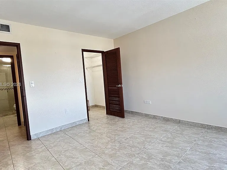 2899 Collins Ave #938 — Photo 9