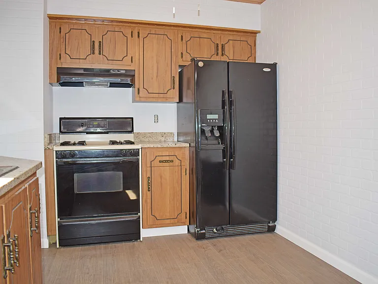 905 Burchfield Rd — Photo 7