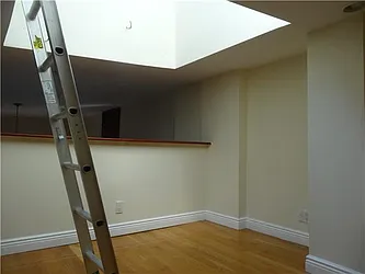 Rented by R New York