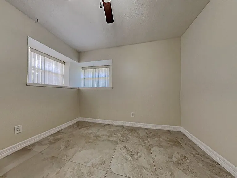 10506 Kirkdale Dr — Photo 6