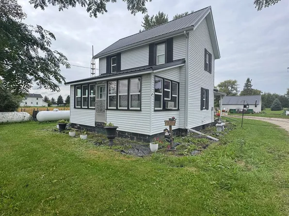 N7850 Douglas St, Ripon, WI 54971
